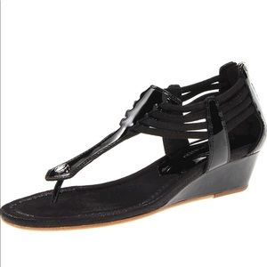 Donald J. Pliner Dyna Womens 7.5 Wedge Sandals Black Patent Thong Strappy Shoes